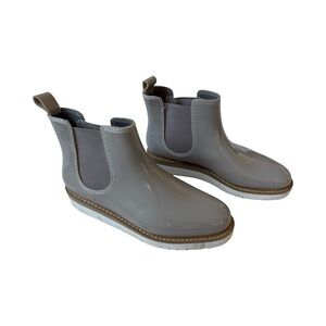 STEVE MADDEN GREY PUDDLES RAIN BOOTS SIZE 8